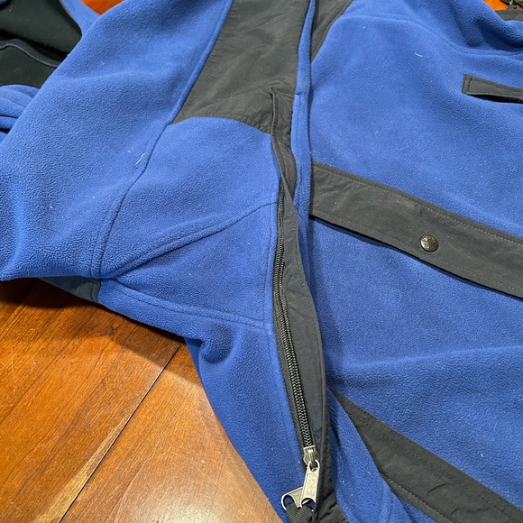 North Face men’s softshell, winstopper, water repellant jacket. - Picture 4 of 6